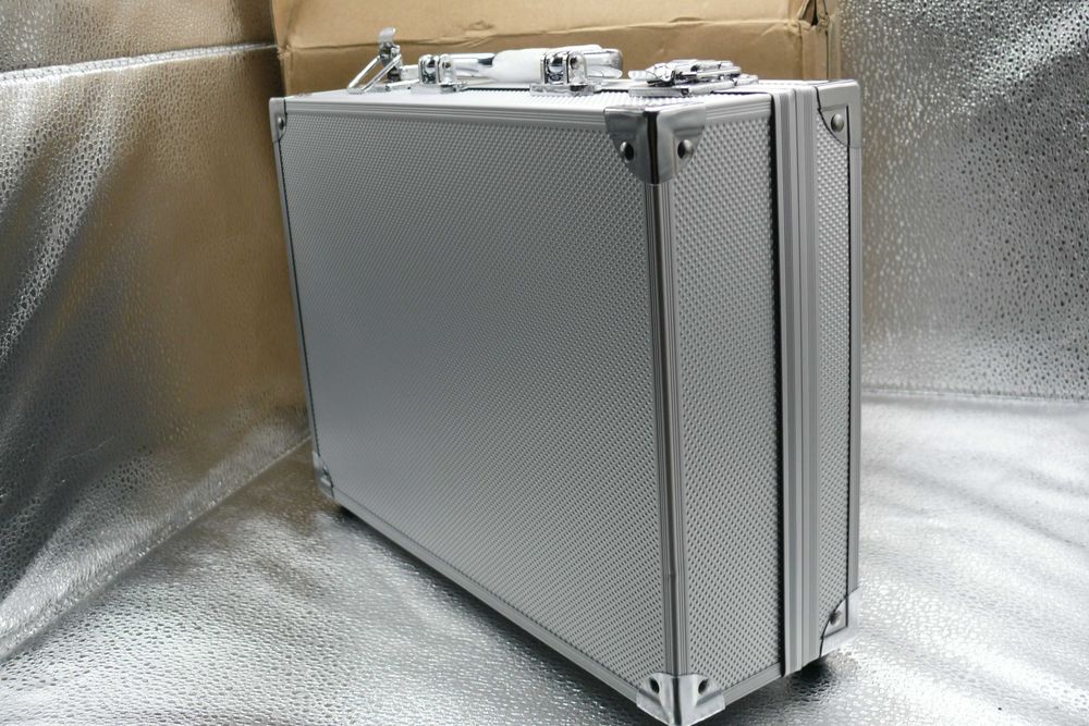 Mala técnica em alumínio anodizado
