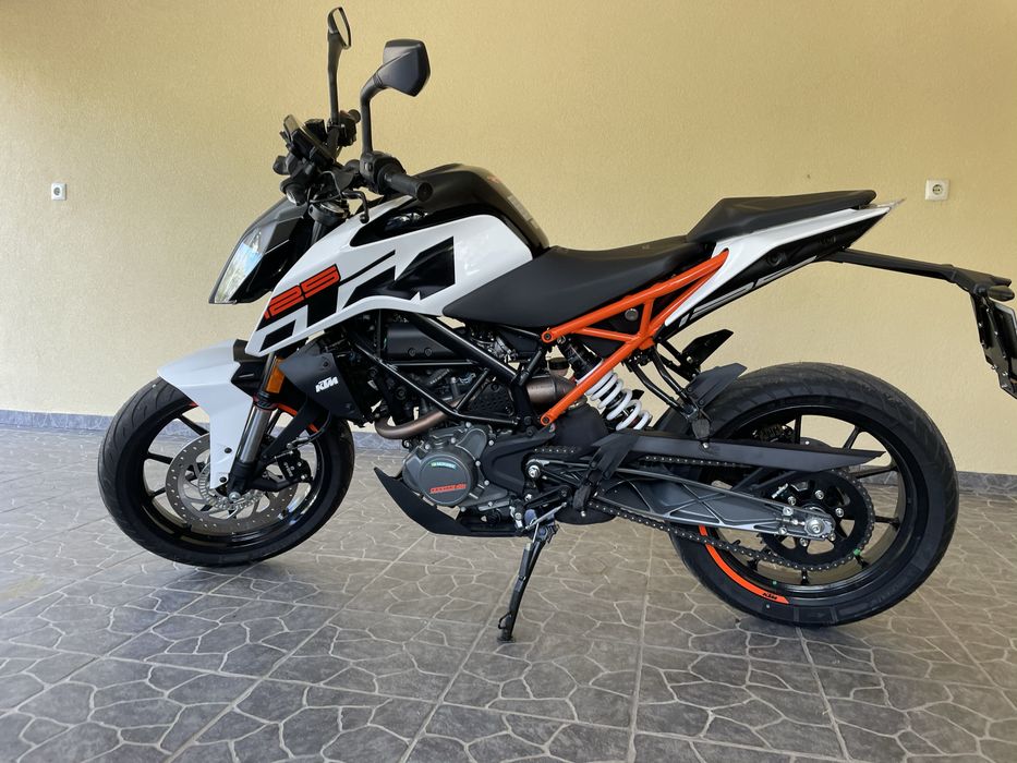 KTM Duke 125cc .