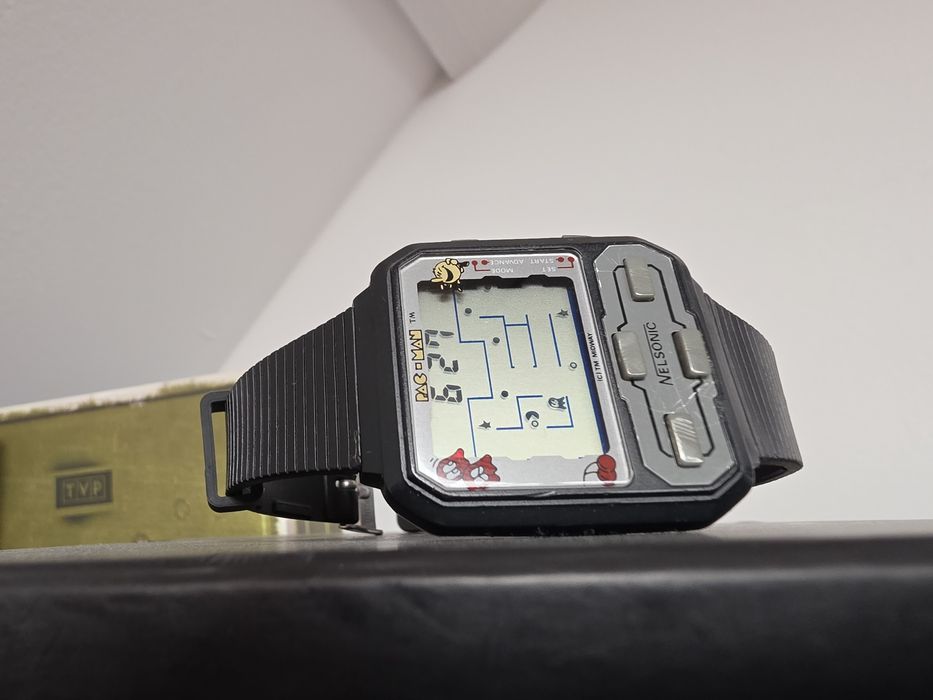 Pac-Man Nelsonic Game Watch 1982 -vintage LCD watch/game