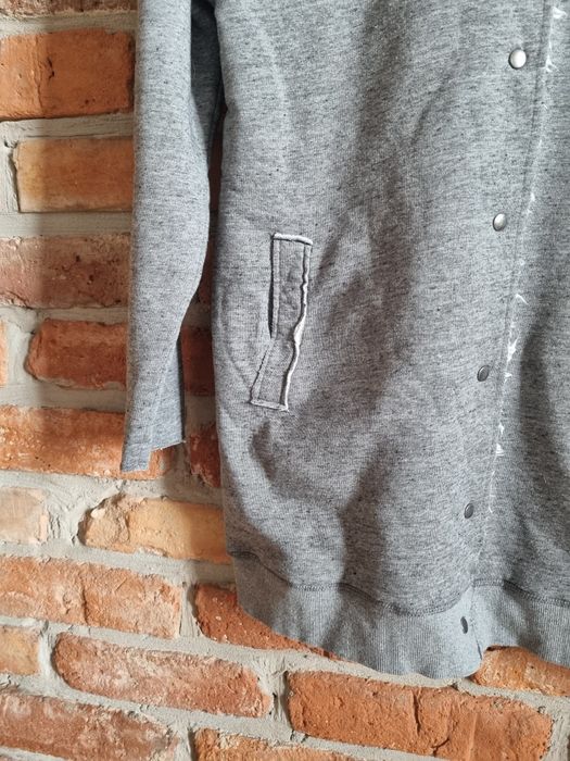 Szara ciepła bluza z kapturem