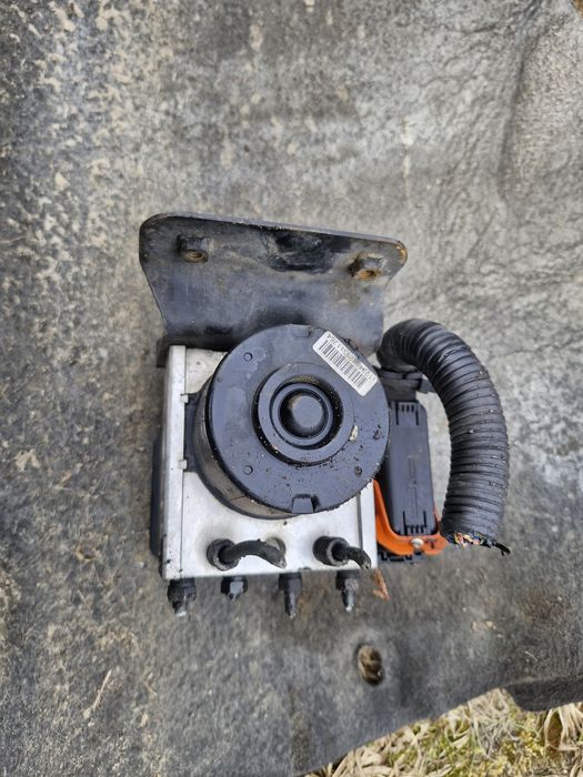 Pompa sterownik abs toyota Yaris 2