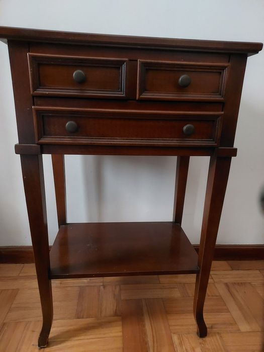 Mesa cabeceira apoio móvel gavetas madeira nobre