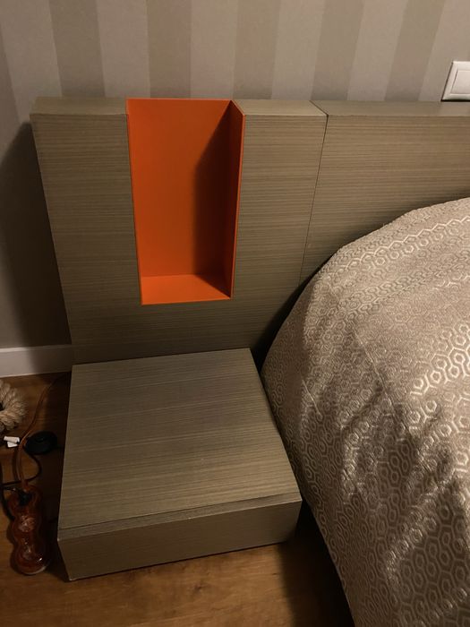 Cama de Casal Ebanis com Mesas de Cabeceira Incluídas