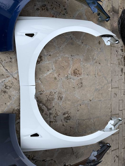 Крило ліве праве Tesla Model 3 2017- крило ліве праве Тесла Тройка 17-