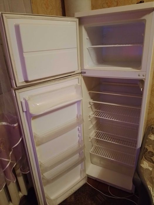 Холодильник , в гарному стані