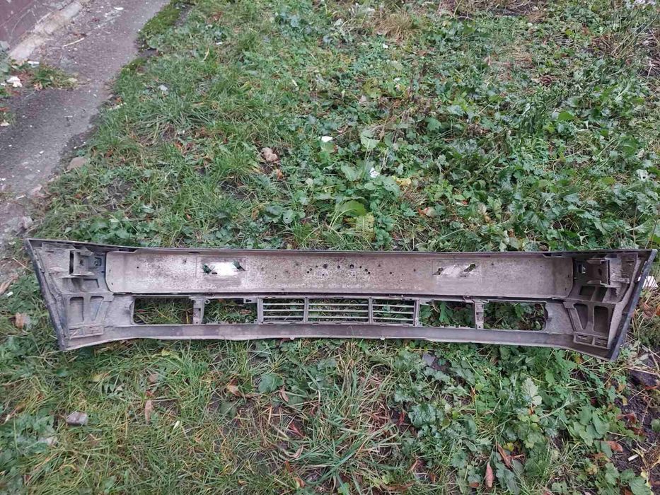 Оригінальний бампер BMW e34 з металевим підсилювачем