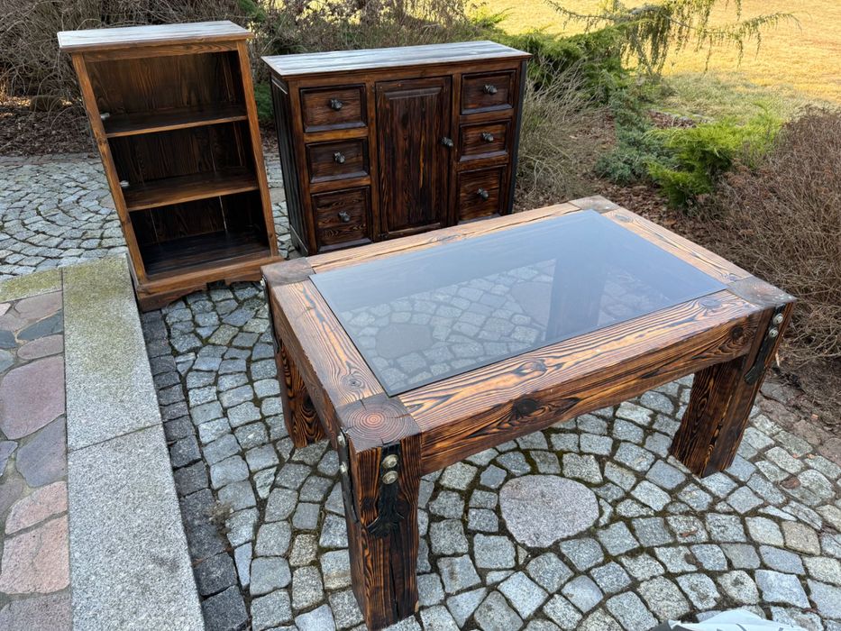 Meble z litego drewna opalane