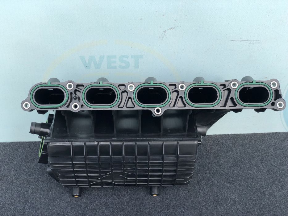 Коллектор впускний VW Vag 2.5 07K133201M