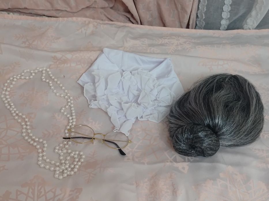 Strój przebranie akcesoria do stroju babci peruka okulary żabot korale