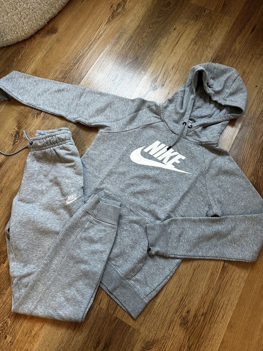 Оригінальний спортивний костюм Nike XS