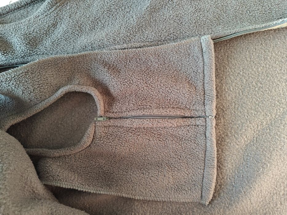 Слингожилетка, слінгоодяг, жилетка для слінгу.