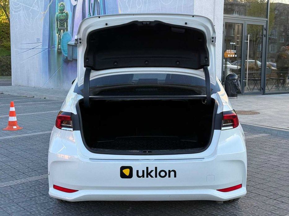 Оренда авто під таксі брендований Bolt, Uklon