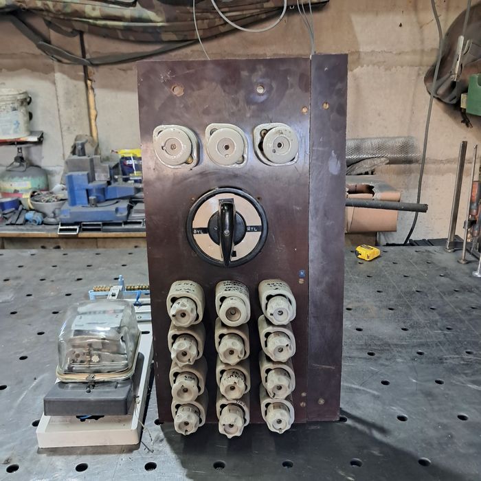 Tablica rozdzelcza retro