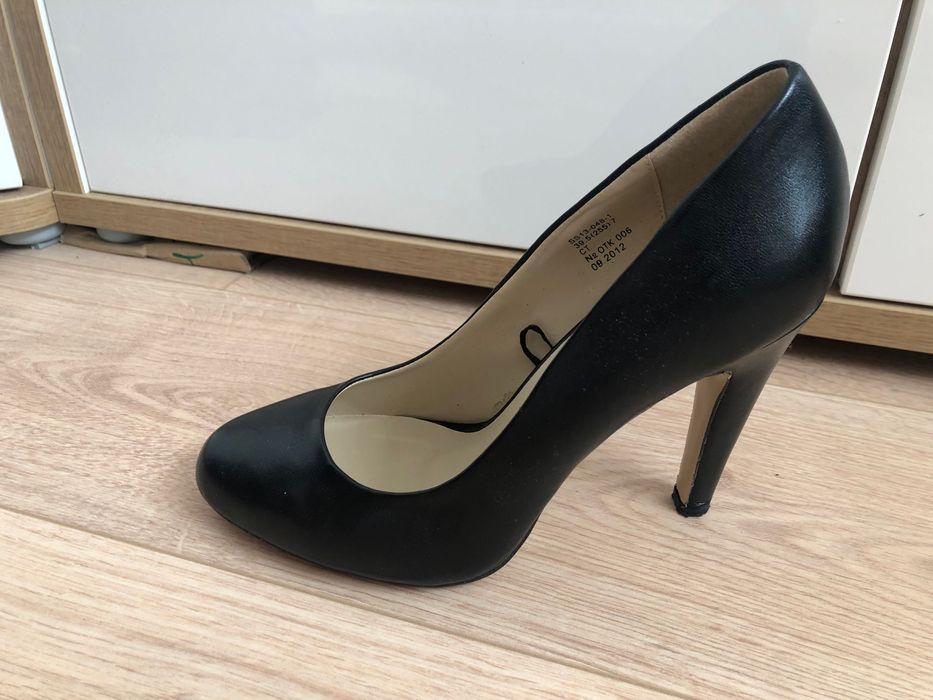 Buty czarne damskie na obcasie