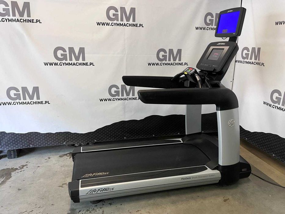 Bieżnia LIFE FITNESS 95T Elevation  Discover Si Gwarancja