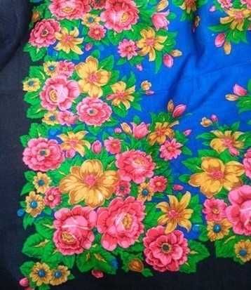 Павлопосадська хустина . 100% вовна, без китиць. Вживана.