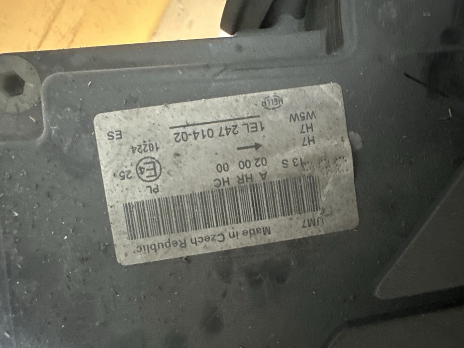 Optica direita   vw touran 2008