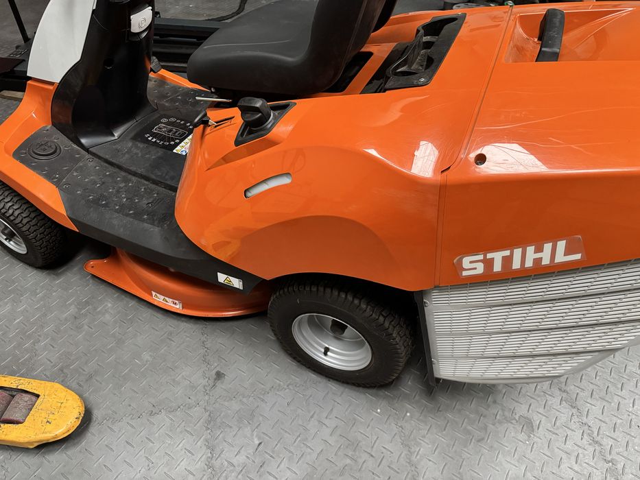 Stihl RT4082 - bardzo zwrotny traktorek kosiarka