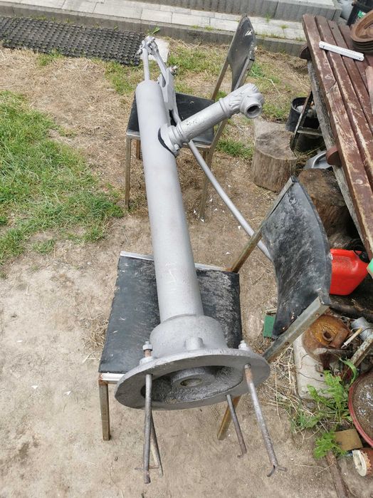 Pompa ręczna żeliwna do wody antyk zabytkowa