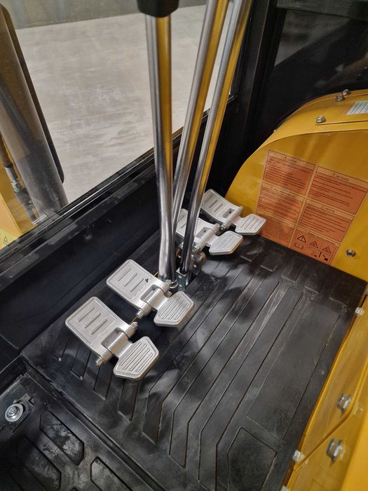 Minikoparka Berger Kraus BK1800KJSR z kabiną silnik KUBOTA 1700kg