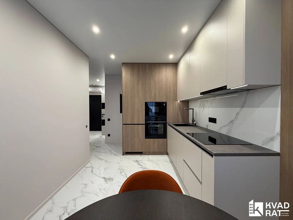 Квартира першої здачі в самрму центрі  1.5 кім