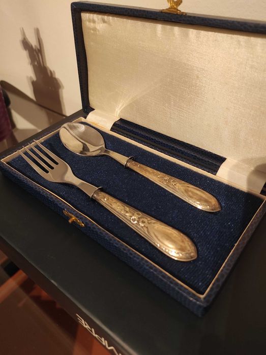 Talheres antigos – Garfo e colher em caixa original
