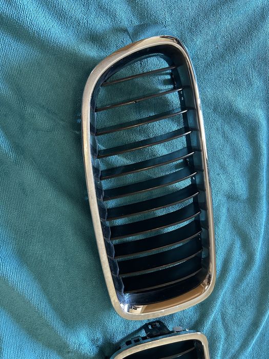 Grelhas originais BMW série 3 F31 como novas