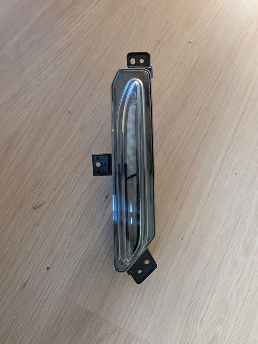 XPENG G6 halogen prawy LED