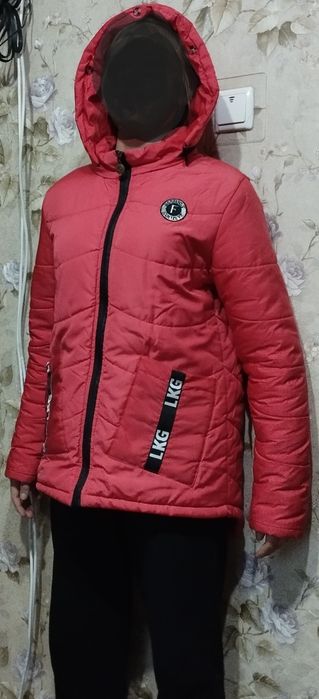 Продам жіночу осінню куртку