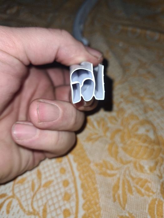 Уплотнитель холодильника, резинка дверей, уплотнитель дверей.