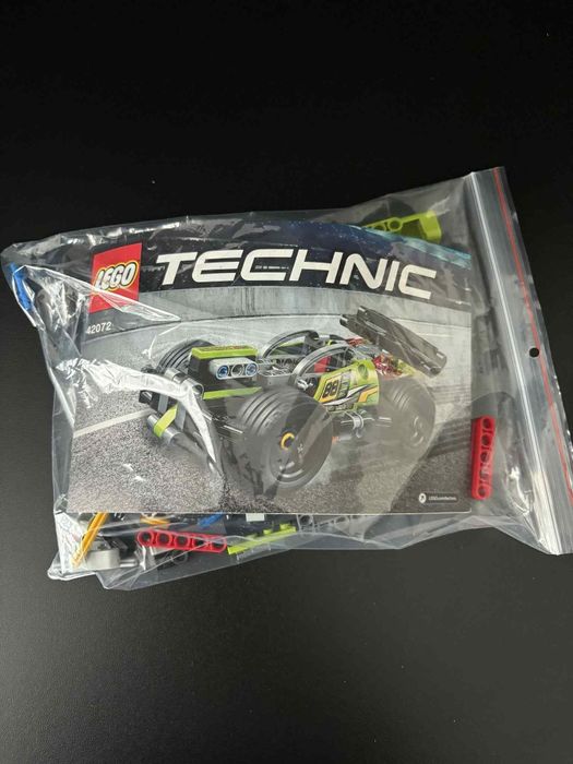 LEGO Technic 42072 - Żółta wyścigówka