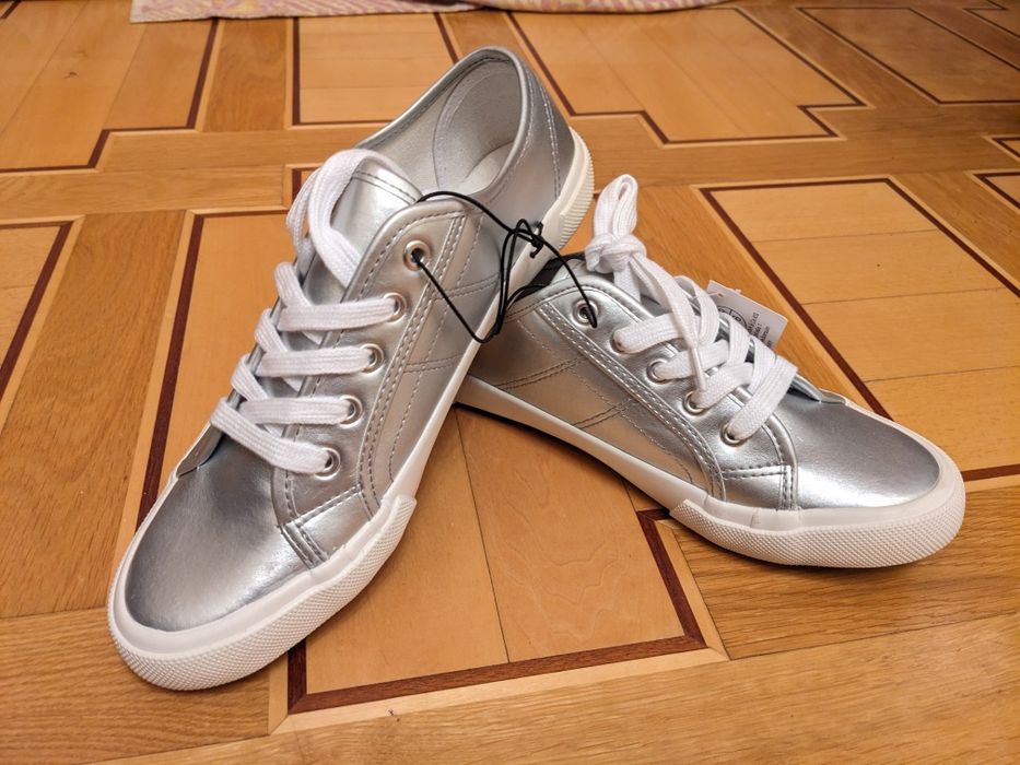 Снікерси (кеди) жіночі, 39-го розміру.