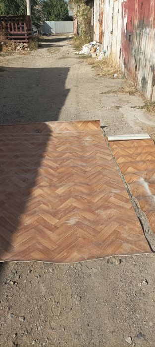 Продается ленолиим