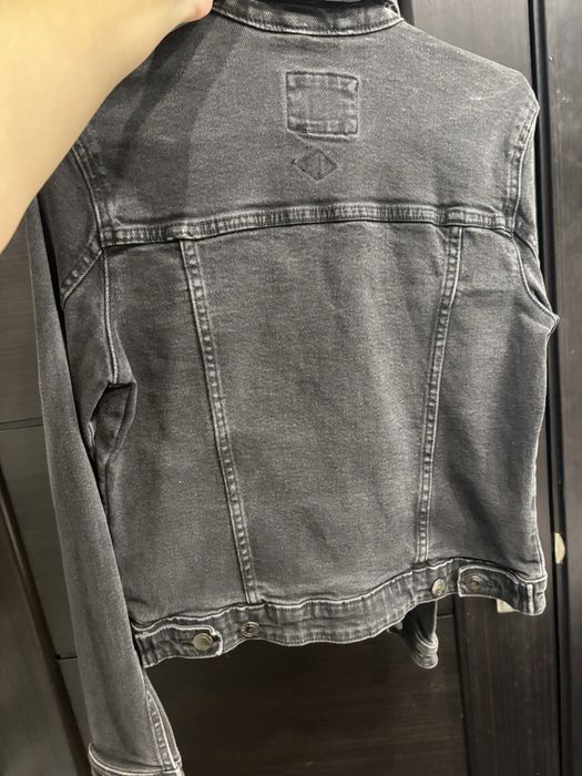 Продам джинсовку 36 размер