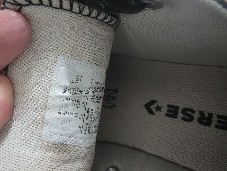 Czarne skórzane converse na platformie