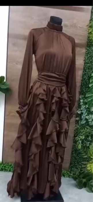 Вечірня сукня, шоколадного кольору