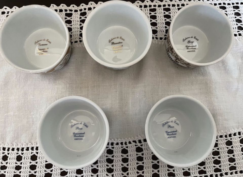 4 Saleiros em porcelana conventual porcelanas- Persa, Romano e Bizantino