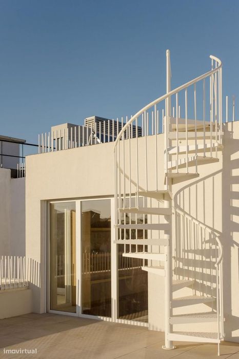 Penthouse T5 com vista, Campo Mártires da Pátria, Lisboa