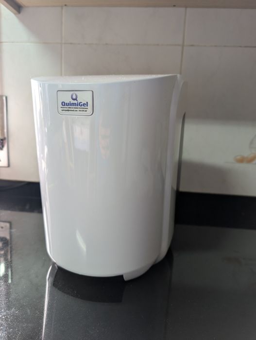 Dispensador de Papel de Extração Central Parede