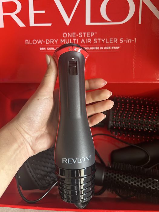 Escova Secadora 5 em 1 Revlon. Nova.