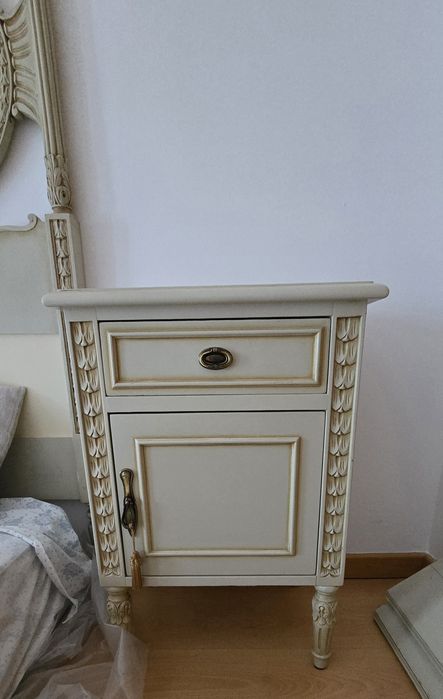 Cama madeira lacada com dourados, Estilo Luis XVI