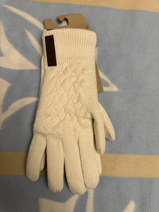 Продам оригинілальні,чоловічі шикарні рукавиці Reebok.Дороге виконання