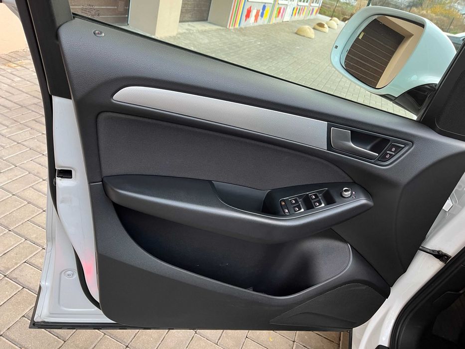 AUDI Q5 офіційний, без пошкоджень