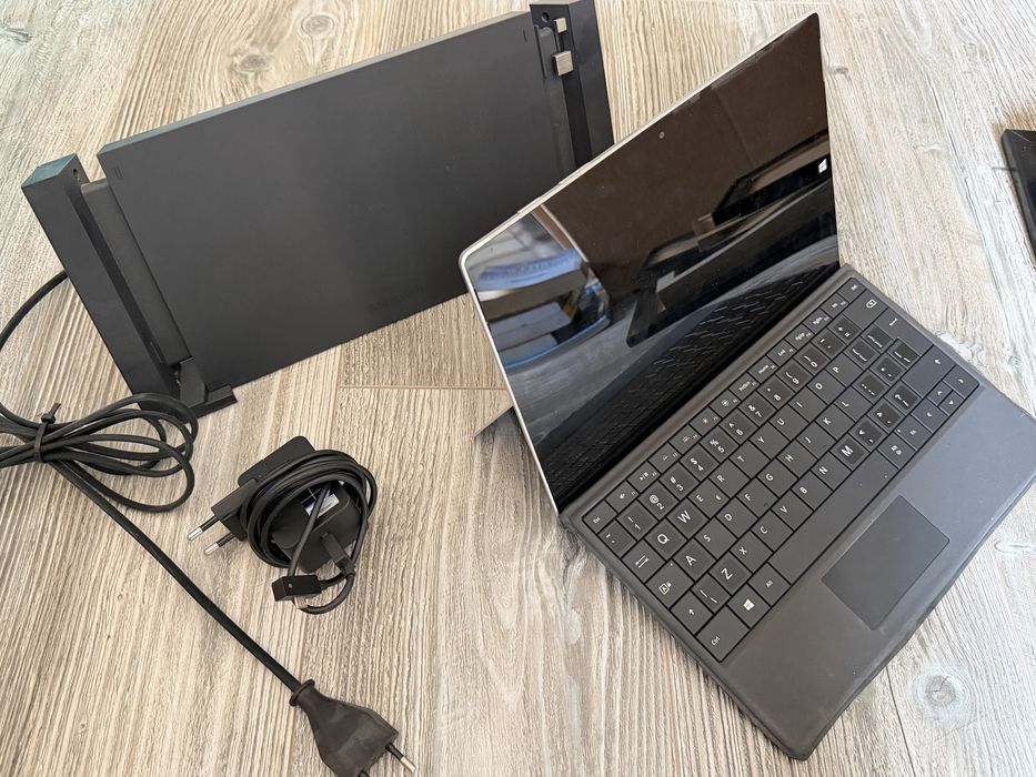 Microsoft Surface 3 (wersja LTE) 1657 laptop tablet 128gb klawiatura stacja dokujaca