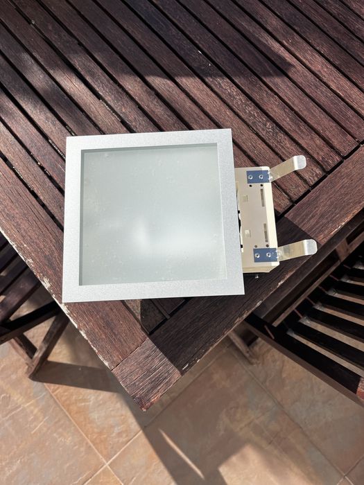 Projetor  de embutir 25W 175x175mm IP20