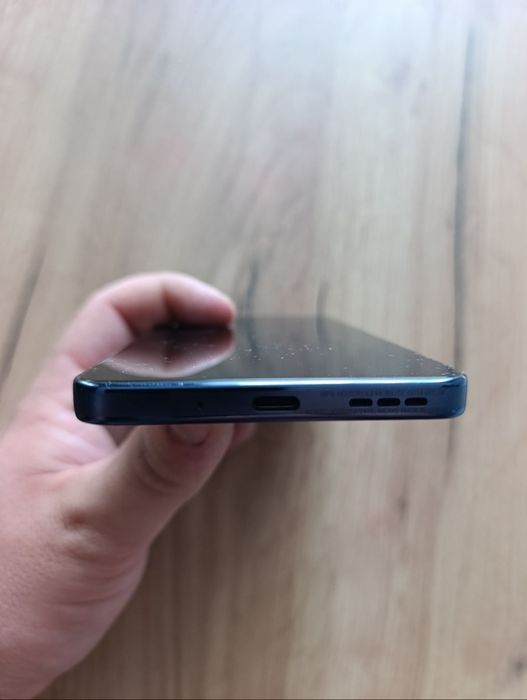 Telefon Motorola g86 power 5G.
