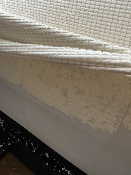 Cama de casal 140x190 c/ 2 mesas cabeceira