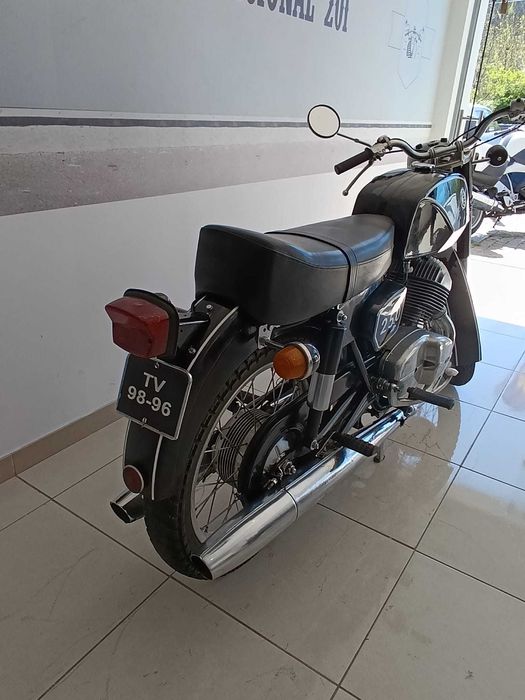 Mota antiga  Jawa 250cc de 1975