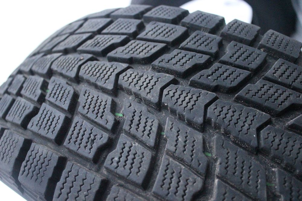 265-65-R17 DUNLOP GRANDTREK SJ6 поштуно\парой зимней резины JAPAN