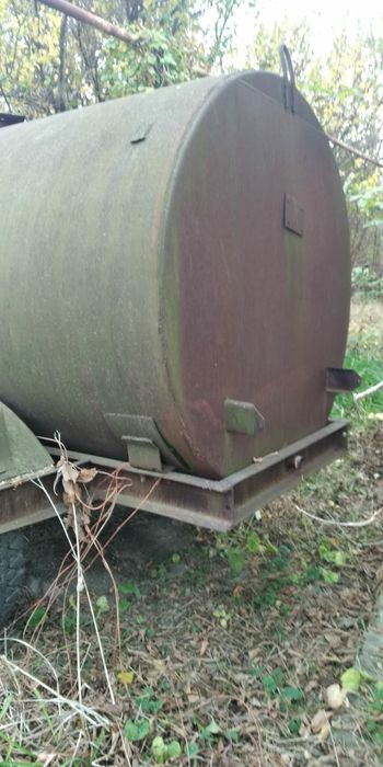 Трактор ЮМЗ-6, плуг ПН 3-35, міжрядний культиватор, бочка залізна